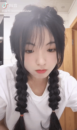 推特微博小红书抖音的反差婊【蛇信子姐姐/兔牙蛇蛇】自慰啪啪视频福利合集