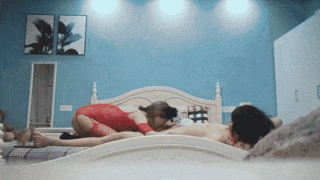 【春娇救志明探花】，新晋探花劲爆首场，170cm长腿御姐，连换两套情趣内衣，肤白貌美，翘乳圆臀，女上位口交尽情玩