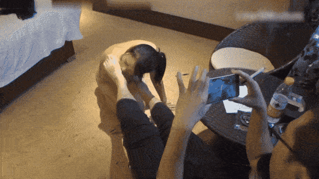 【春娇救志明探花】，新晋探花劲爆首场，170cm长腿御姐，连换两套情趣内衣，肤白貌美，翘乳圆臀，女上位口交尽情玩