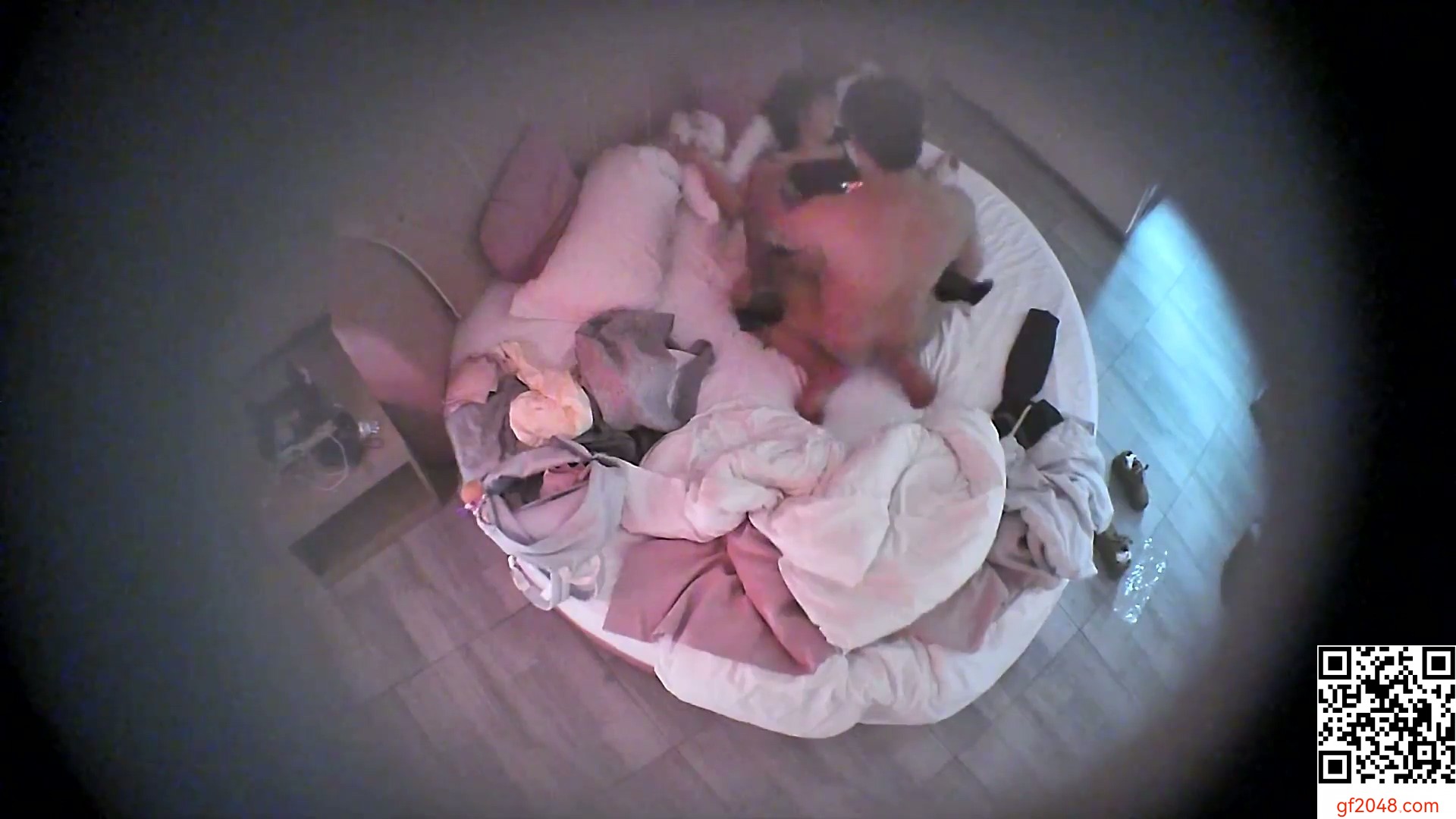 20251130乖乖女学生掏出书包内藏的情趣黑丝疯狂深蹲