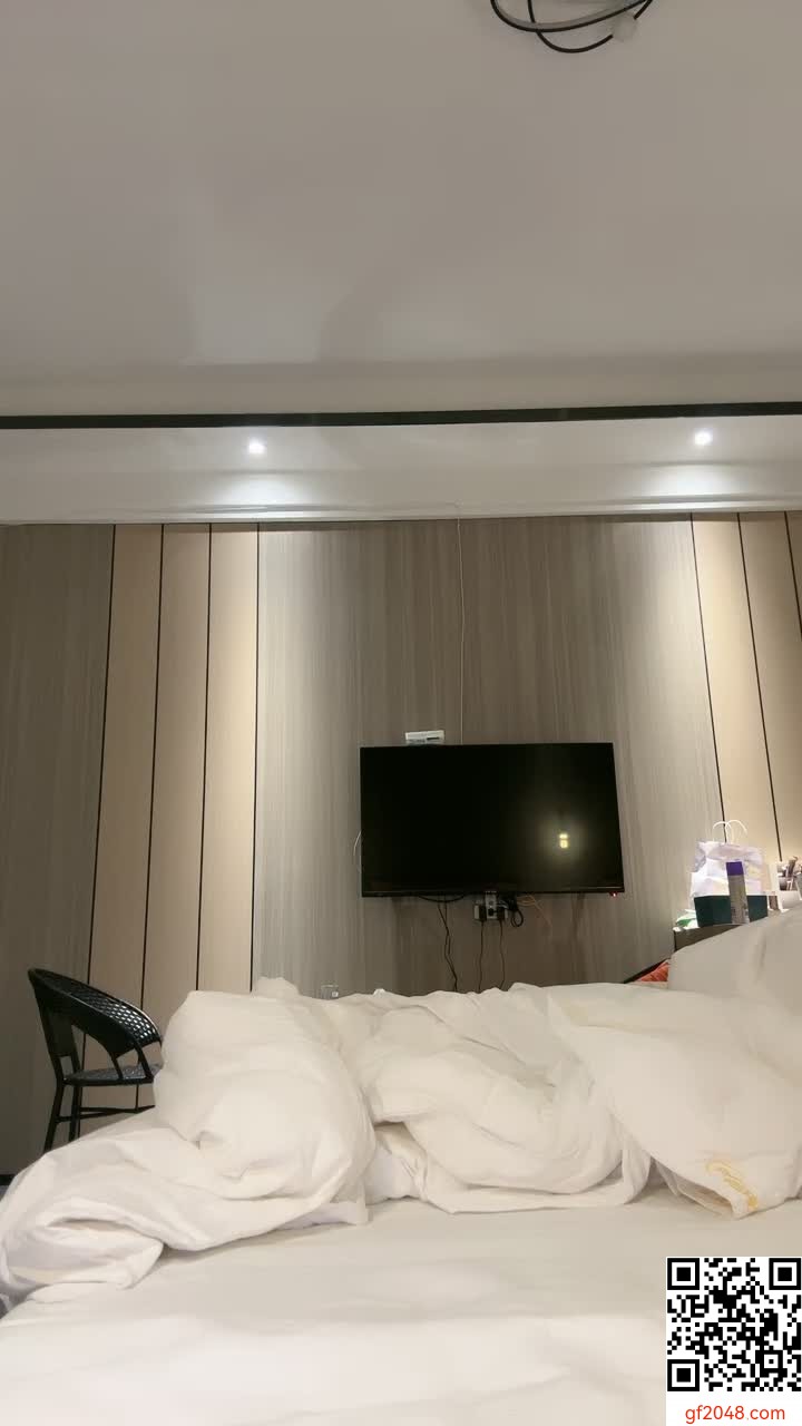 [MP4/ 2.34G] 纹身小姐姐酒店自慰！特别肥唇骚穴，7小时激情不断，按摩器震动肥穴，揉搓阴蒂，小姐姐非常骚